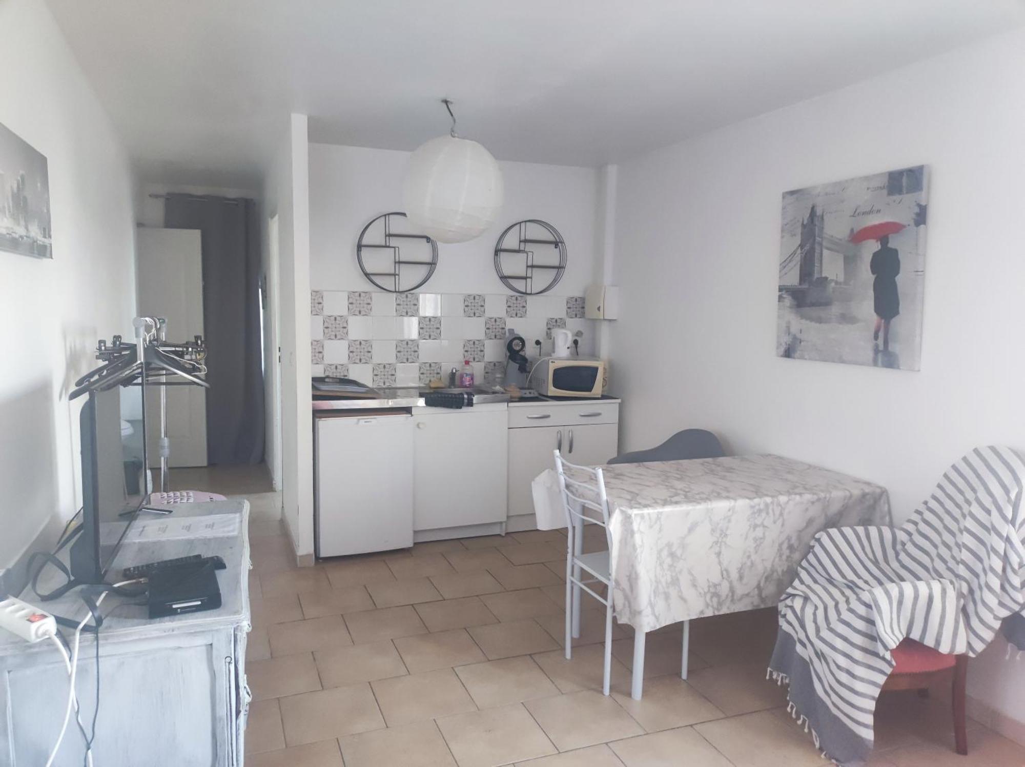 Ingrid Mary Apartment Nimes Room photo