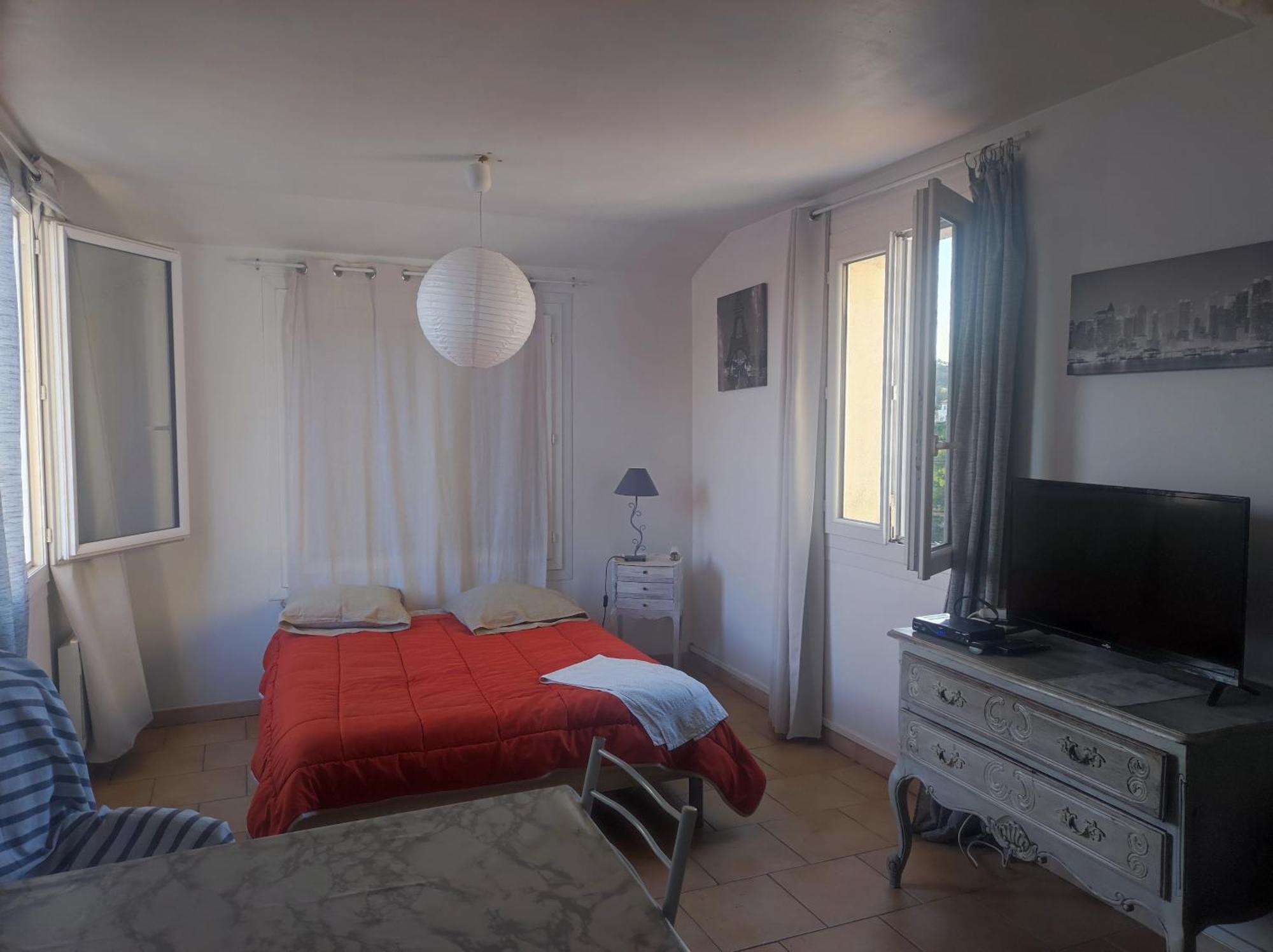 Ingrid Mary Apartment Nimes Room photo